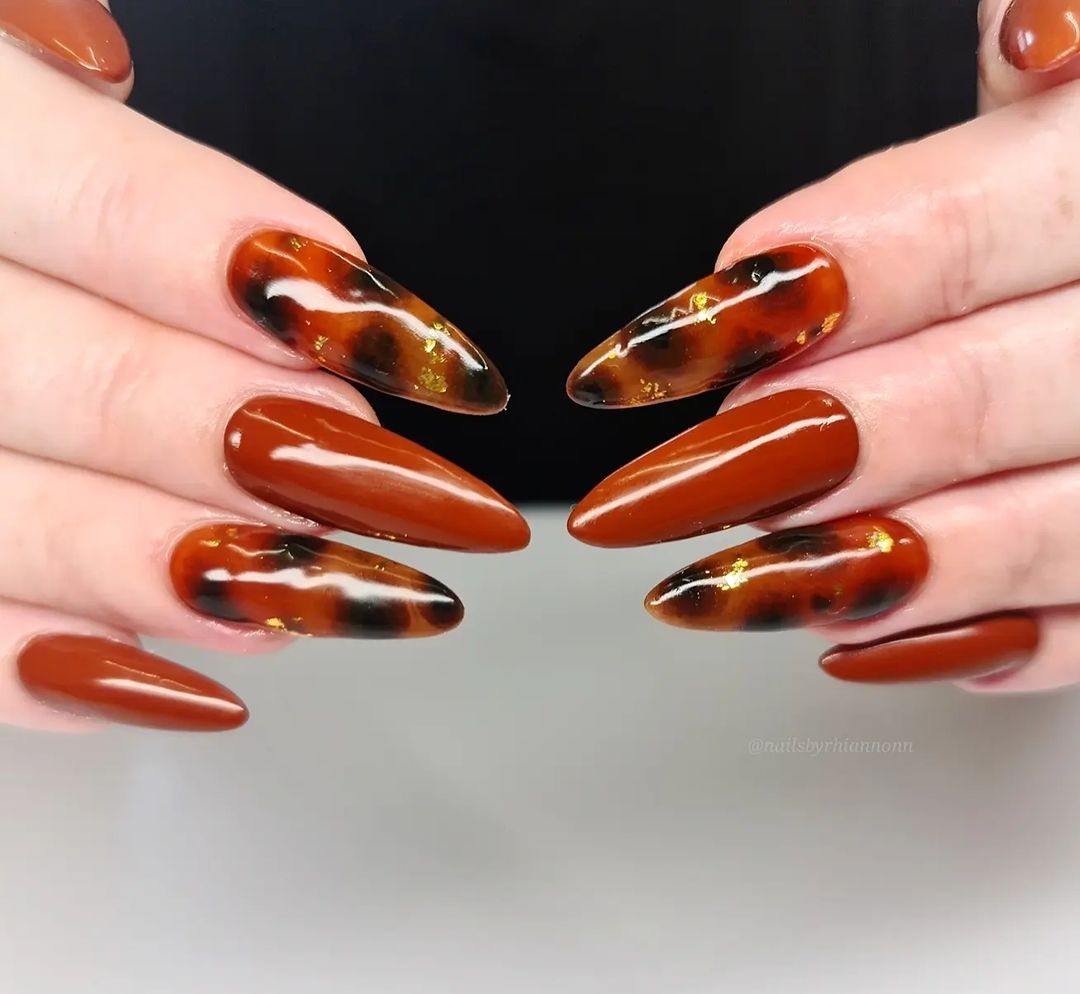 Cinnamon Swirl Nails for Fall 2025