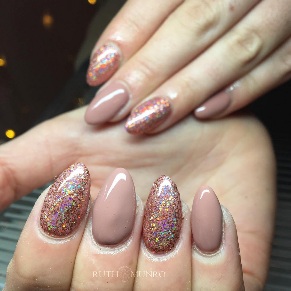 
                      
                        Peaches Glitter
                      
                    