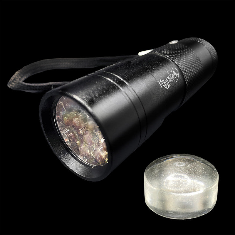 Magpie LED Torch with Silicone Sponge – MagpieBeautyUSA